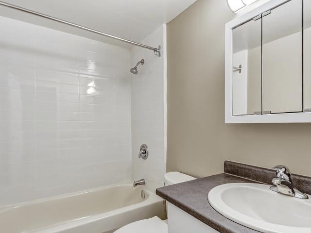 Upper Canada Drive 2 Bedroom Apartment for Rent at 199 Upper Canada Dr, Toronto, ON M2P 1T3 York Mills