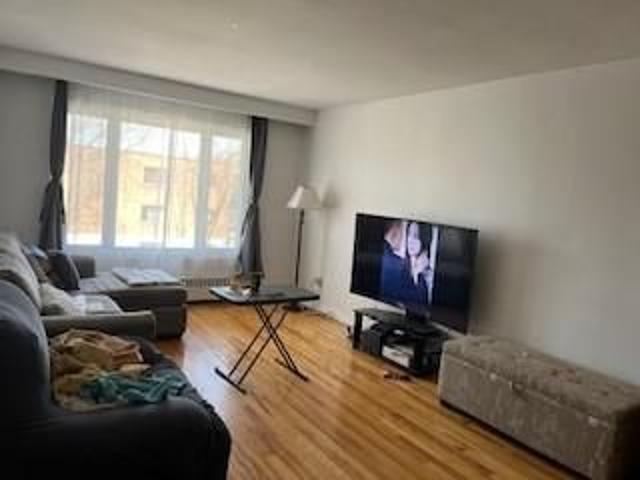 Upper Duplex 5 1/2 for rent