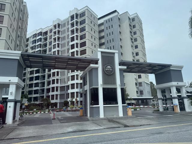 Upper East Tiger Lane Condominium