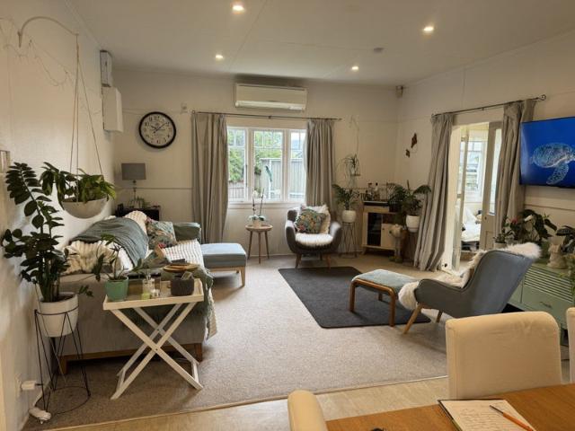 upper hutt, 2 bedrooms