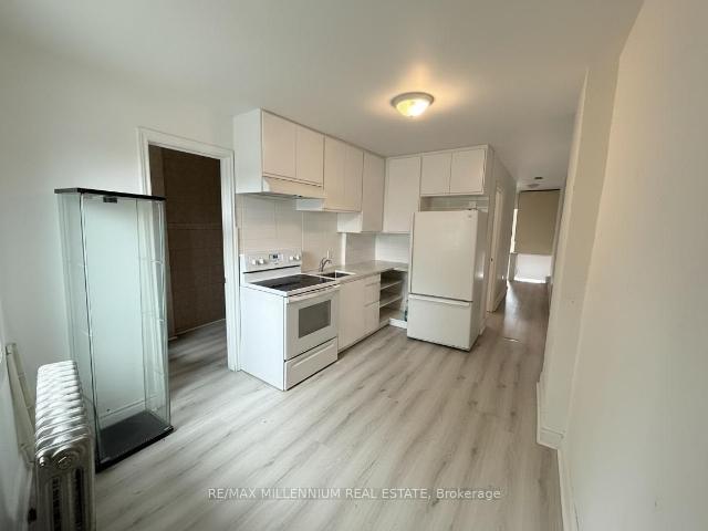 Upper Level 520 Rogers Road in Toronto: Keelesdale Eglinton West Condo for lease Toronto W03: MLS®# W13434836