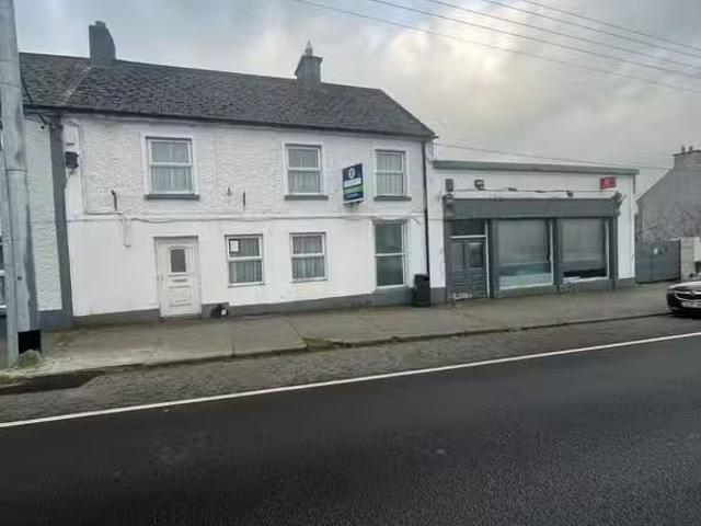 Upper Main Street, Banagher, Taylor's Cross, Co. Offaly, R42CC.