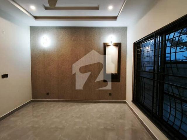 Upper Portion Of 1 Kanal Available For Rent In Lda Avenue