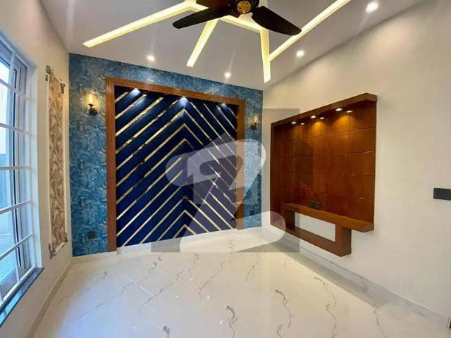 Upper Portion Of 1 Kanal House Is Available For Rent In Bahria Town Lahore