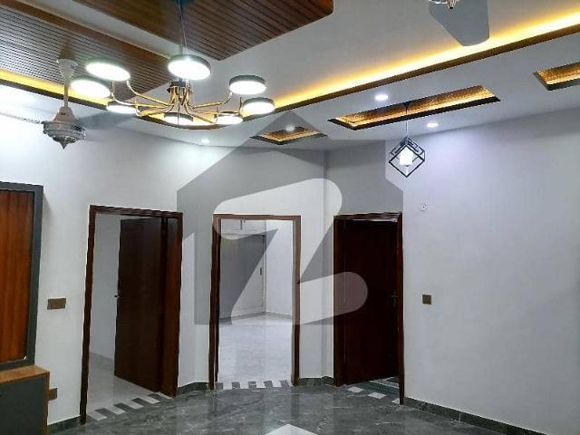 Upper Portion Of 20 Marla Is Available In Contemporary Neighborhood Of Fazaia Housing Scheme