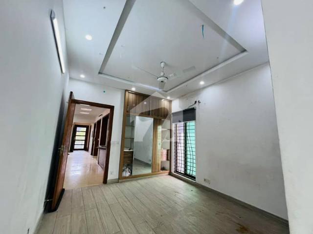 Upper Portion Of 5 Marla House Available For Rent In Lake City Sector M 7
