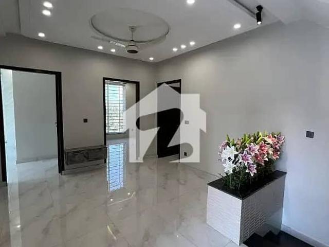 Upper Portion of 5 Marla House Available For Rent In Park View City