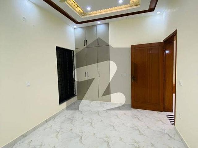 Upper Portion Of 7 Marla House Available For Rent In Dream Gardens