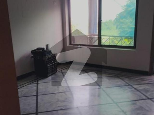 Upper portion available for rent g 11/1 islamabad g 11/1