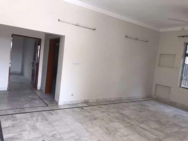 Upper portion available in dha phase 3 Lahore DHA Phase 5 ID 33703