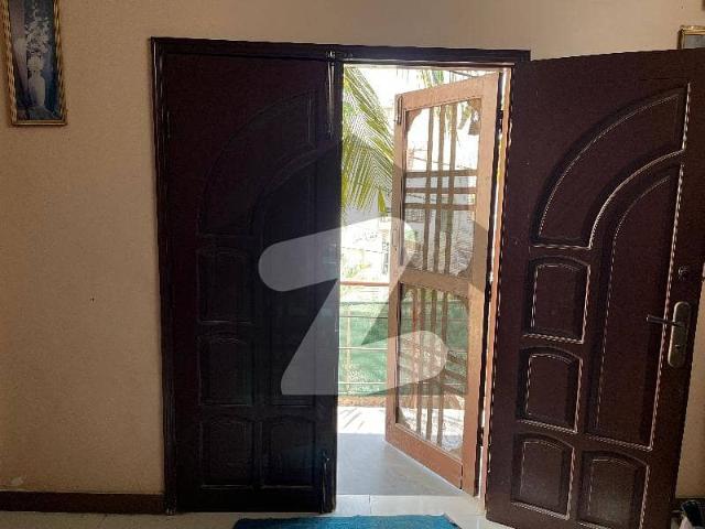 Upper Portion For Grabs In 425 Square Yards Karachi