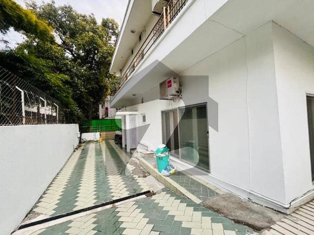 Upper Portion For Rent In F 7/3 Islamabad | Size: 400 Sq Yards | Rent: USD 1000 | Pkr: 2.80 Lac Per Month