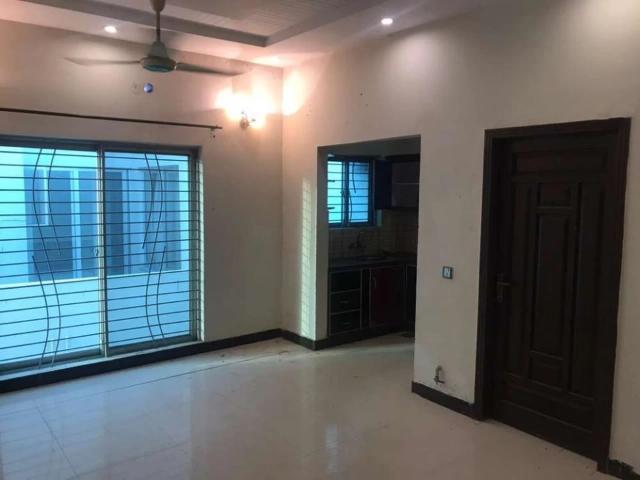 Upper portion for rent Lahore Bahria Town ID 08416