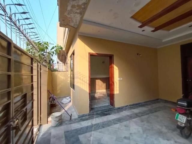 Upper portion house avaiable for rent in gulbrg 5, near zafar Ali road Lahore Gulshan e Aiwan Housing Society ID 15041