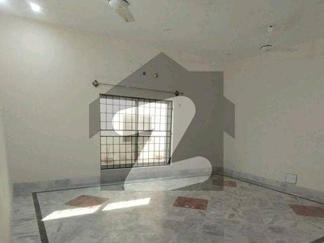 Upper Portion In G 11/1 For rent