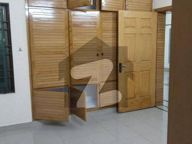 Upper Portion In I 8/2 Sized 14 Marla Is Available