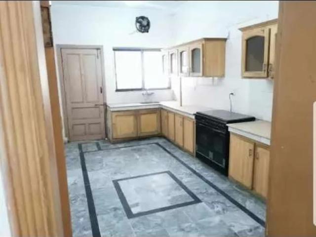 Upper portion is available for rent in E 11/2 Isb. Islamabad E 11 ID 57396