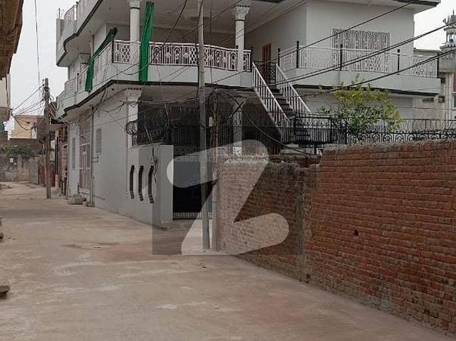 Upper Portion Large 4 Bedroom With Car Parking And Roof Terrace For Rent