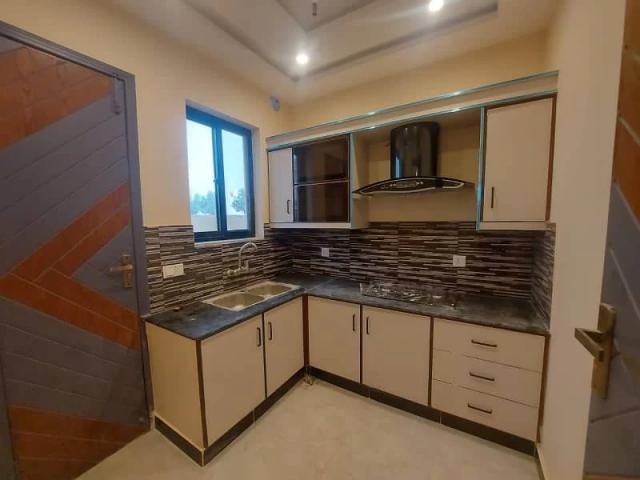 Upper portion 2bed marbla floor Lahore FAISAL TOWN ID 90803