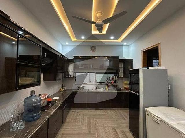 Upper portion 3bedroom tv lounge parking