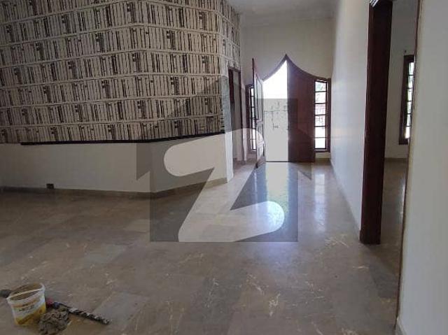 Upper portion 400 sq. Yards dha phase 5 main saba for rent