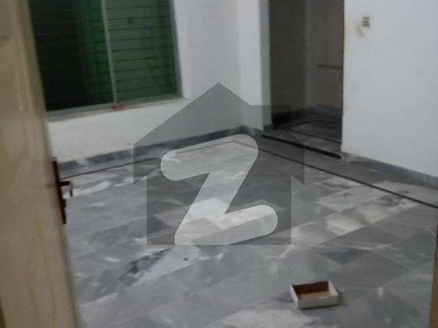 Upper Portion 4 Rent Near Hakeem Plaza