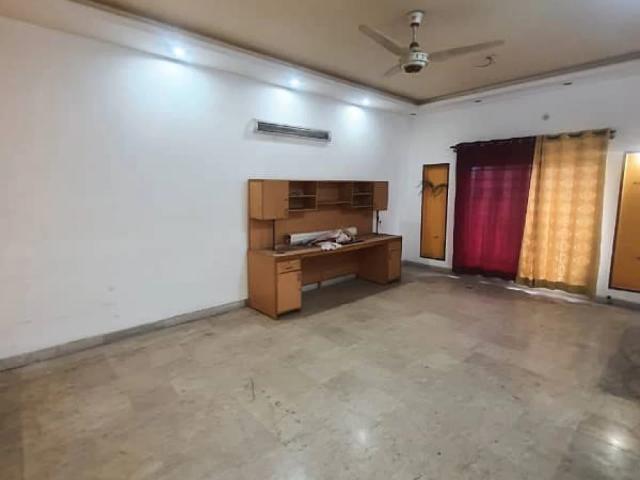 Upper portion 5bed drawing room big porch lahore wapda town id 87313