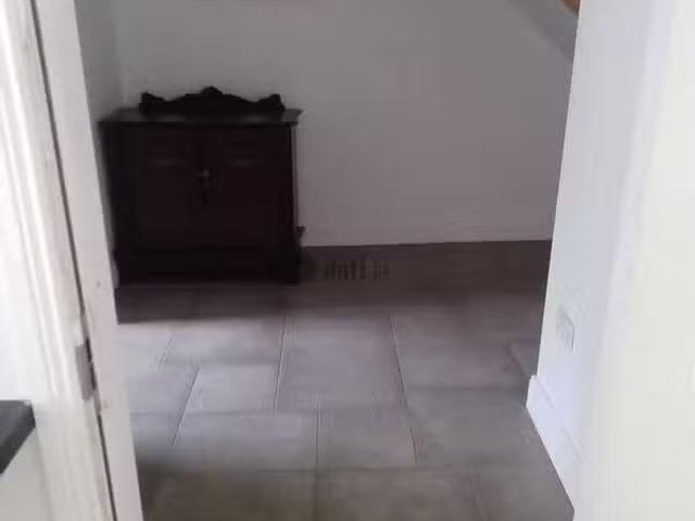 Upper Range, Rostellan, Aghada, Co. Cork is for rent