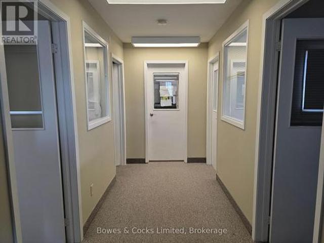 Upper Rear 341 Charlotte Street, Peterborough Town Ward 3, ON, K9J 3R2 commercial for lease | Listing ID X13625 | Royal LePage