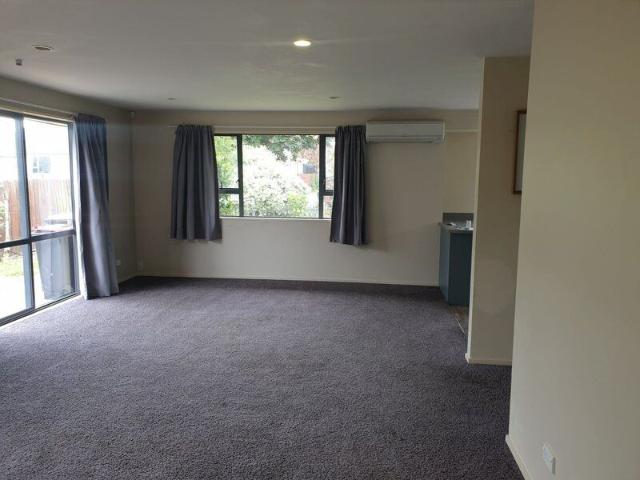 UPPER RICCARTON – 5 BEDROOM, 2 BATHROOM
