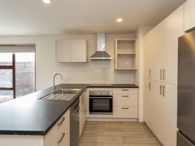 UPPER RICCARTON 5 BEDROOM, 5 BATHROOM