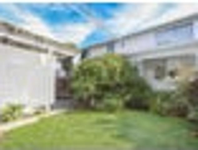 Upper Riccarton, 5 bedrooms, $900 pw