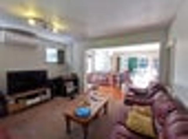 Upper Riccarton, 5 bedrooms, $1100 pw