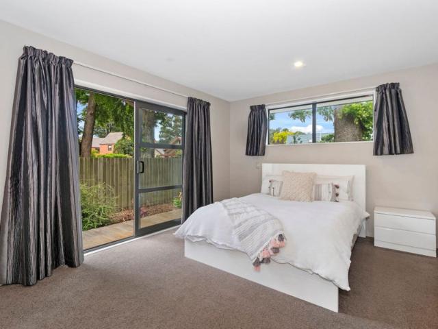 Upper Riccarton, 6+ bedrooms