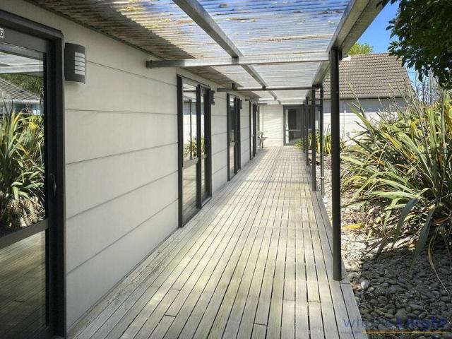 upper riccarton, 6+ bedrooms