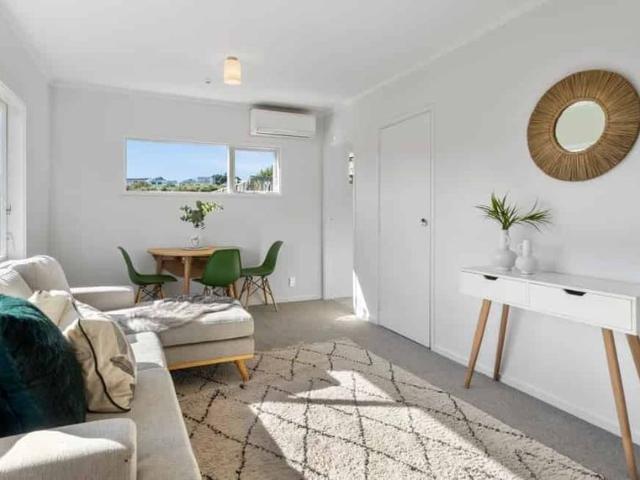 Upstairs Flat 68a Quebec Street
