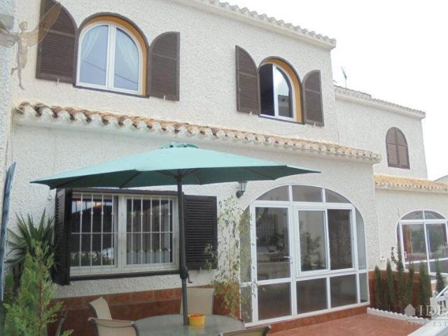 Uroczy duplex z basenem, garażem i tarasem w Villamartin
