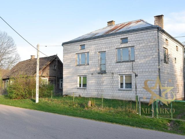 Urokliwe siedlisko 12 600 m² z domami i budynkami