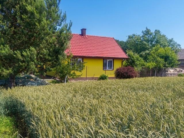 Na sprzedaż urokliwe siedlisko 70 m² z stawem i sadem