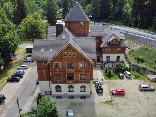 Urokliwy apartament 47 m2 w odrestaurowanej willi w Szklarskiej Porębie
