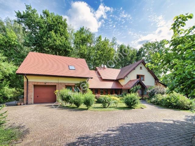 Urokliwy dom 235 m2 w Opypach z niezależną częścią dla rodziny