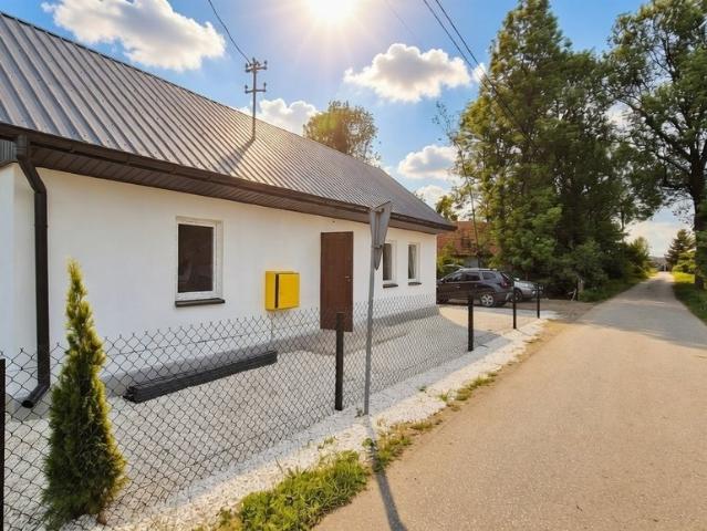 Urokliwy dom drewniany po remoncie, 2 pokoje, mała działka zapraszam