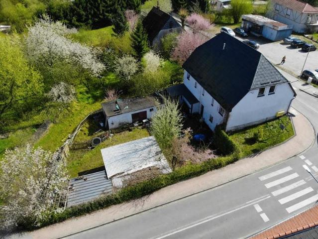 Urokliwy dom w centrum Połczyn Zdroju z garażem i dużą piwnicą
