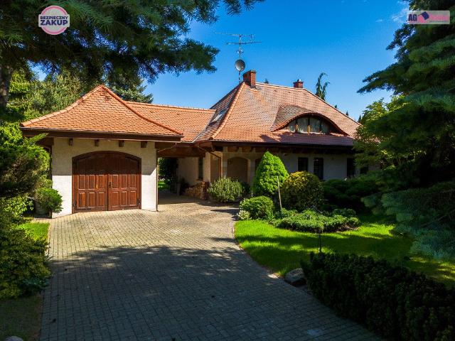 Urokliwy dom w stylu dworu, 200 m², ogród, blisko plaży