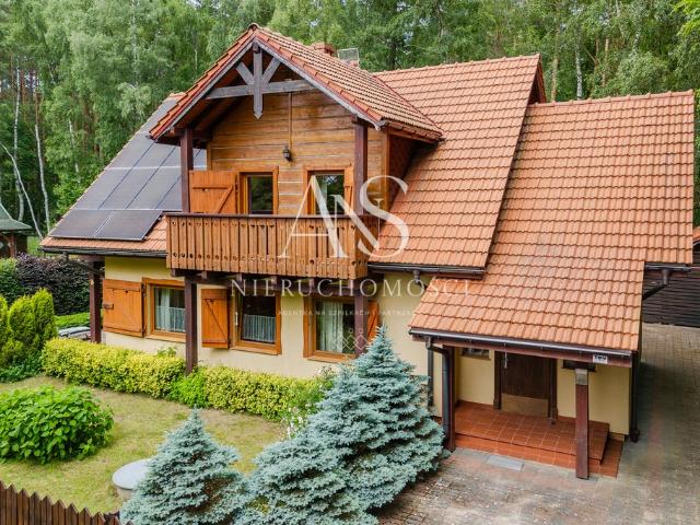 Urokliwy dom z 2 niezależnymi mieszkaniami, kominek, PV
