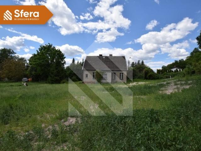 Urokliwy dom z cegły na dużej działce 1666 m2