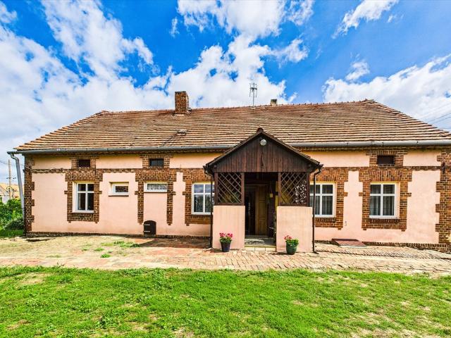 Urokliwy dom z duszą, 4 pokoje, ogród i zabudowania