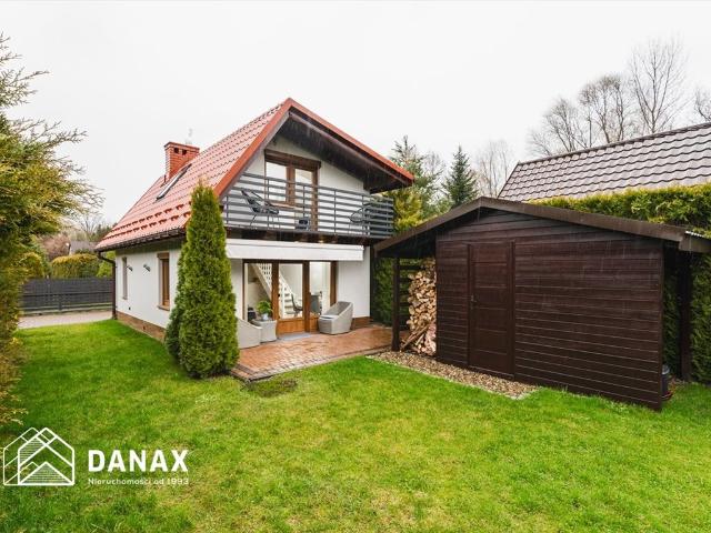 Urokliwy domek 75 m2 na ROD w Osieczanach z tarasem