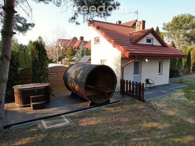 Urokliwy domek z sauną i jacuzzi nad jeziorami polecam