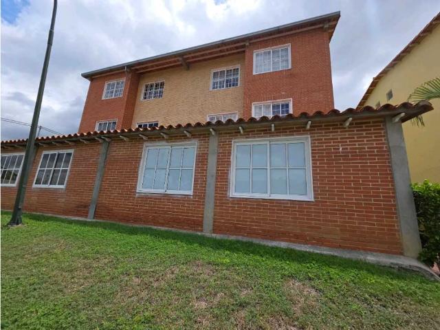 URB. ALTO GRANDE, APARTAMENTO EN VENTA